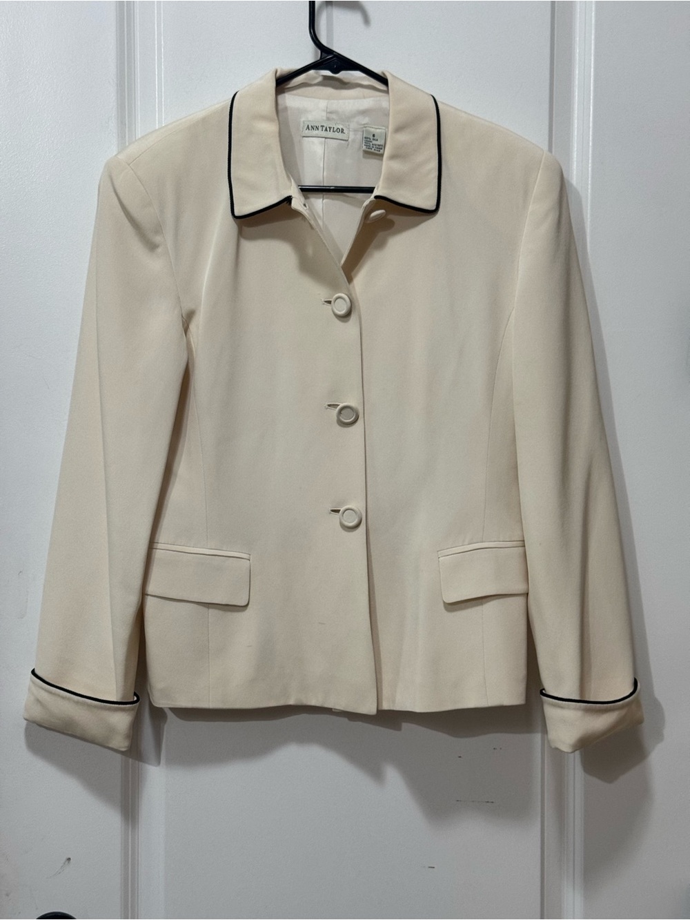 Ann Taylor Cream Blazer with Black Trim 100% Silk Pit 19, L 24